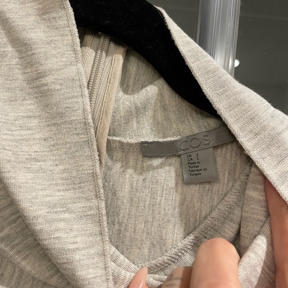 COS high neck sleeveless jersey top - Picture 3 of 3